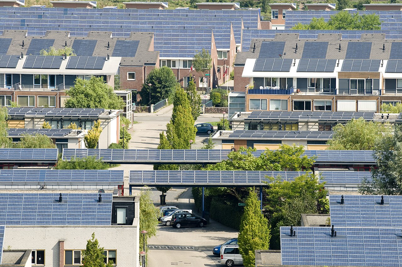 Solar panels on housing in the Netherlands (9198)
